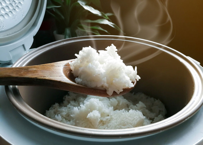  Dùng nồi cơm điện mà không biết những mẹo này thì chỉ 'báo' tiền điện Ảnh 2