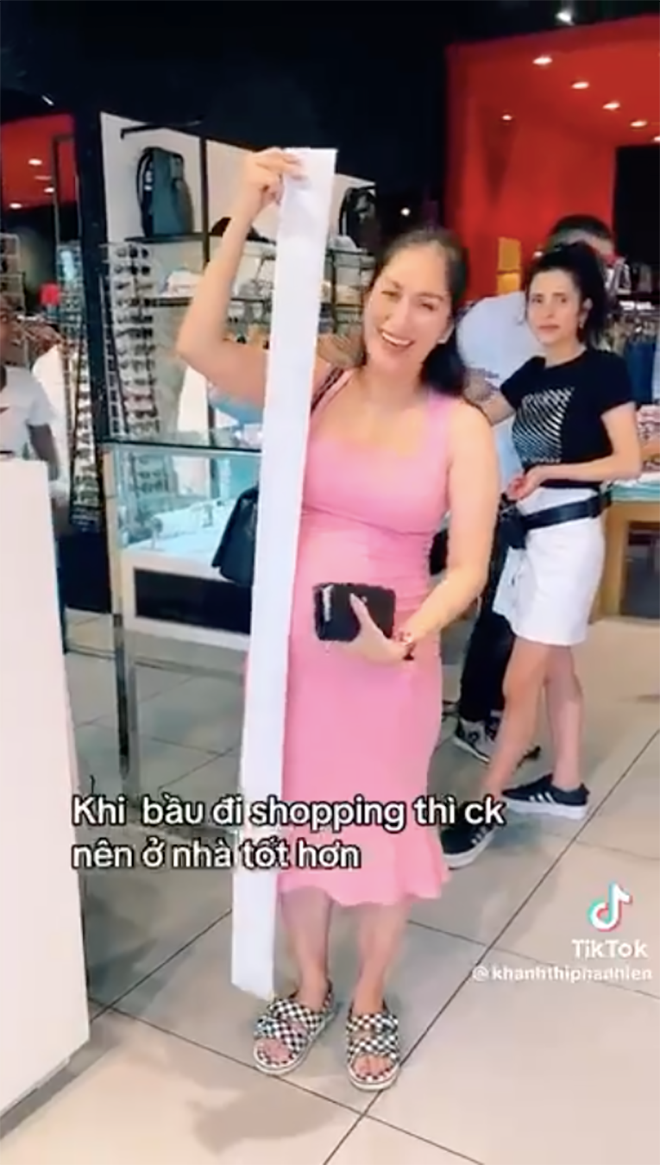  Dắt 'mẹ bầu' Khánh Thi đi shopping, Phan Hiển nhận cái kết 'đắng' Ảnh 3