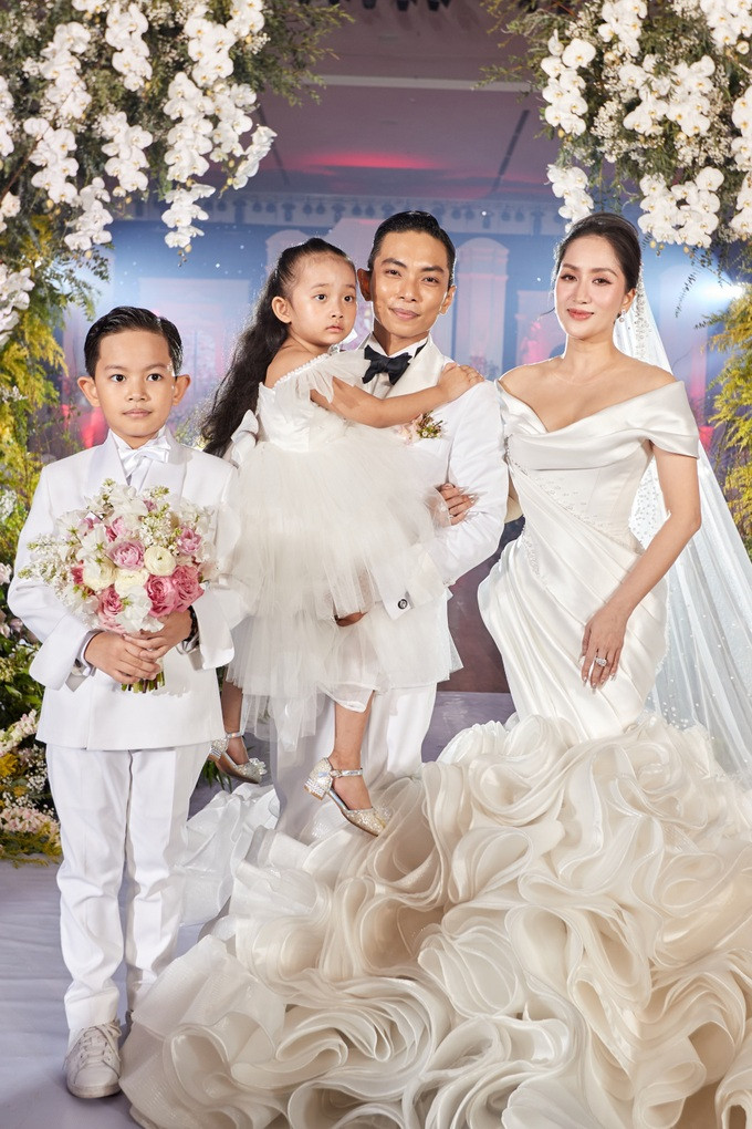  Dắt 'mẹ bầu' Khánh Thi đi shopping, Phan Hiển nhận cái kết 'đắng' Ảnh 4