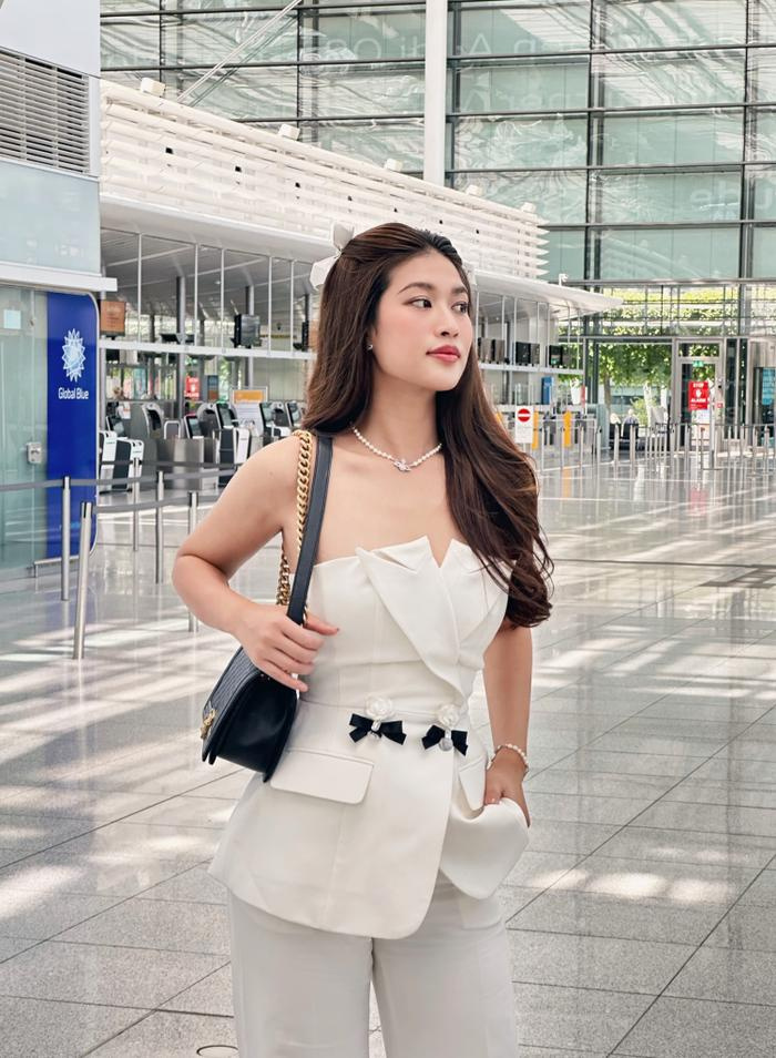 Hoa hậu Thiên Ân mặc áo dài truyền thống, mang văn hóa Việt ra thế giới: Chiếm trọn 10 điểm tinh tế Ảnh 1