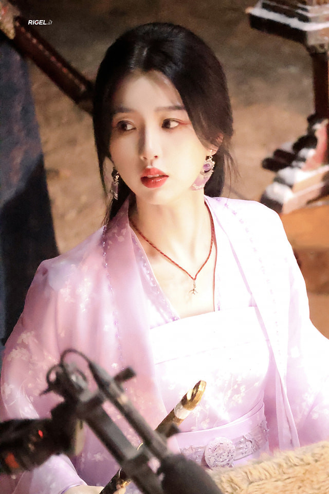 Dân tình phản đối Ngu Thư Hân hợp tác cùng Tống Uy Long vì diễn dở? Ảnh 7