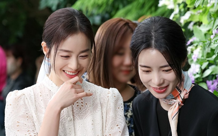  Kim Tae Hee mất điểm khi chung khung hình với ác nữ The Glory Ảnh 3