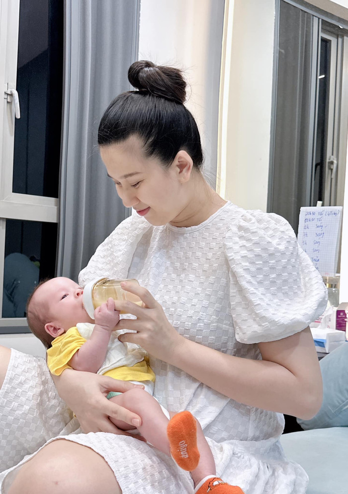 Nữ diễn viên bất ngờ công khai con trai sau 2 năm vắng bóng Ảnh 2