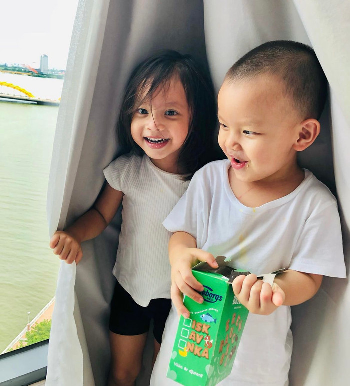  Hồ Ngọc Hà khoe ảnh 2 nhóc tỳ, tiết lộ Lisa 'ăn điểm' hơn Leon ở khoản này Ảnh 3