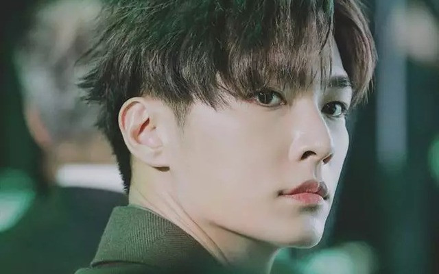  Nam ca sĩ thừa nhận quan hệ đồng giới với trẻ vị thành niên từng cưỡng hôn một nữ diễn viên đình đám Ảnh 1