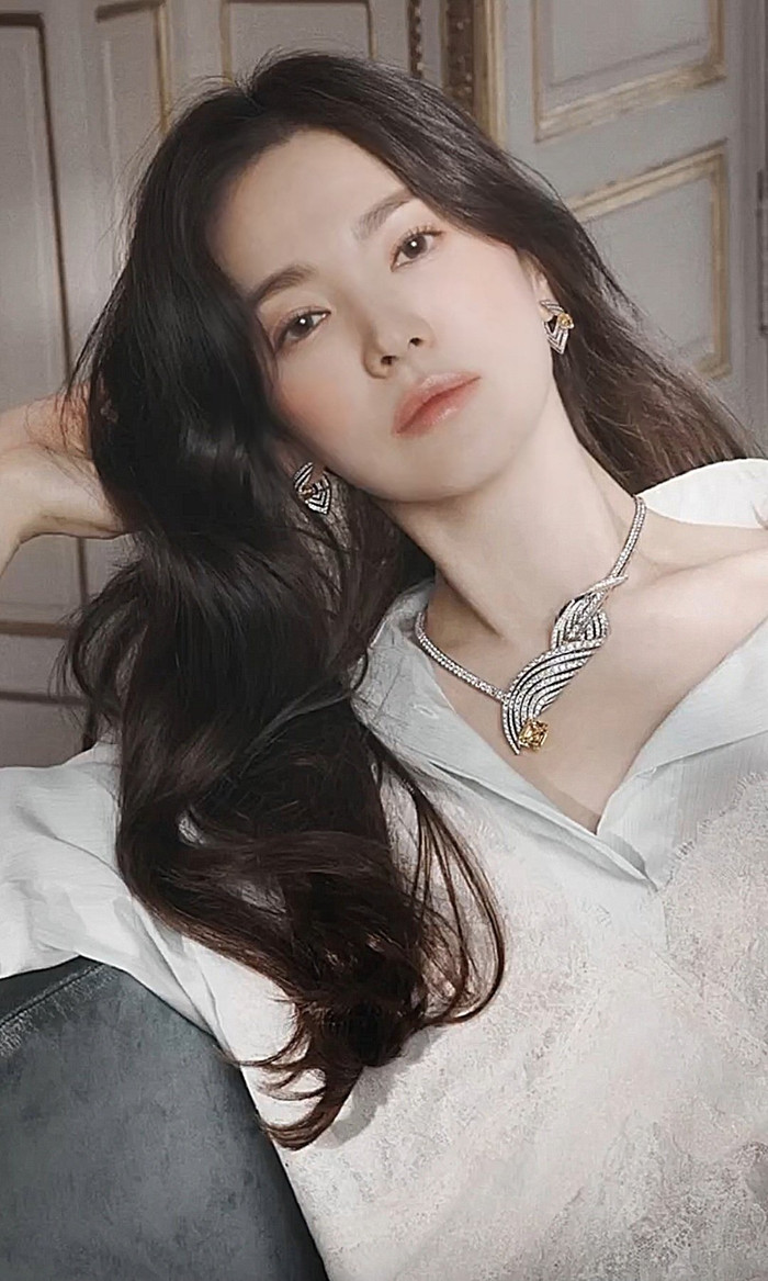  Song Hye Kyo đụng độ tình cũ Song Joong Ki ở Rồng Xanh 2023 Ảnh 4