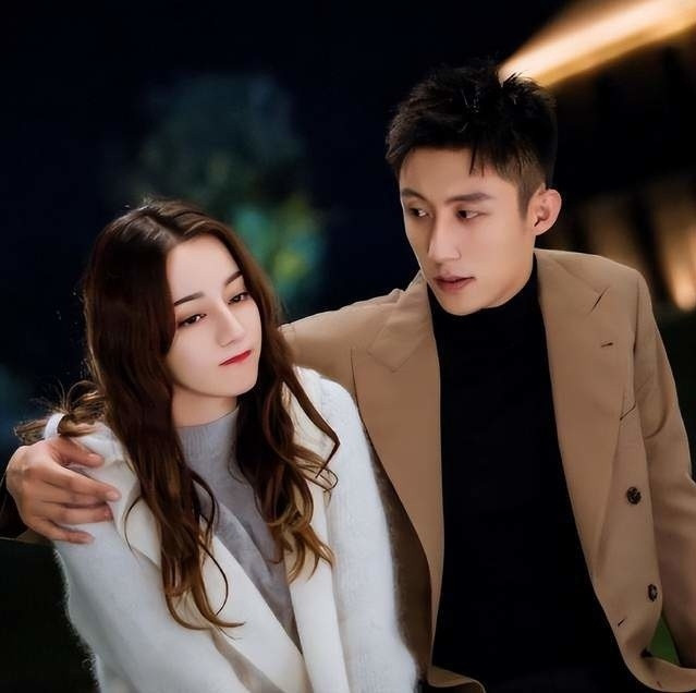  Rò rỉ hình ảnh Địch Lệ Nhiệt Ba được 'tình tin đồn' Hoàng Cảnh Du 'tháp tùng' đến trường quay Ảnh 5