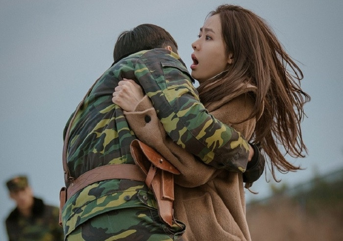  Giúp Hyun Bin - Son Ye Jin thành đôi nhưng bộ phim này vẫn bị chê vì loạt 'sạn' ngớ ngẩn Ảnh 2