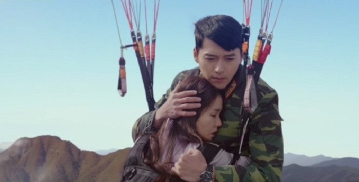  Giúp Hyun Bin - Son Ye Jin thành đôi nhưng bộ phim này vẫn bị chê vì loạt 'sạn' ngớ ngẩn Ảnh 6