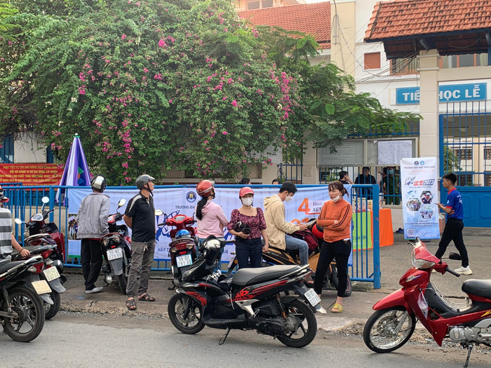  Hơn 1 triệu thí sinh chính thức bước vào môn thi đầu tiên Kỳ thi tốt nghiệp THPT năm 2023 Ảnh 9