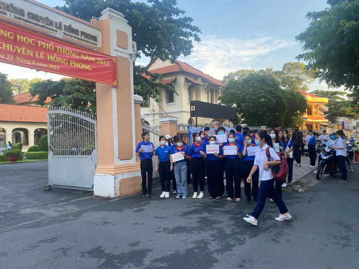  Hơn 1 triệu thí sinh chính thức bước vào môn thi đầu tiên Kỳ thi tốt nghiệp THPT năm 2023 Ảnh 4