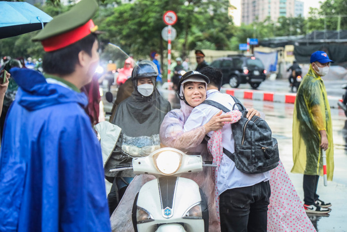 Hơn 1 triệu thí sinh chính thức bước vào môn thi đầu tiên Kỳ thi tốt nghiệp THPT năm 2023 Ảnh 12