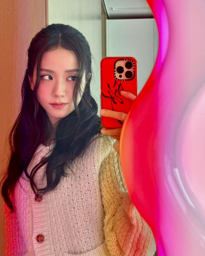  Hai thành viên Blackpink đồng loạt khoe visual tươi tắn trước thềm sang Việt Nam biểu diễn Ảnh 4