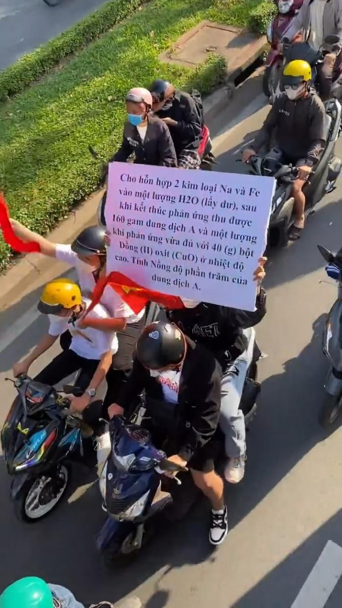 Hoa hậu Thuỳ Tiên 'cầu cứu' sau khi bày tỏ mong muốn giải đề giúp các sĩ tử Ảnh 4