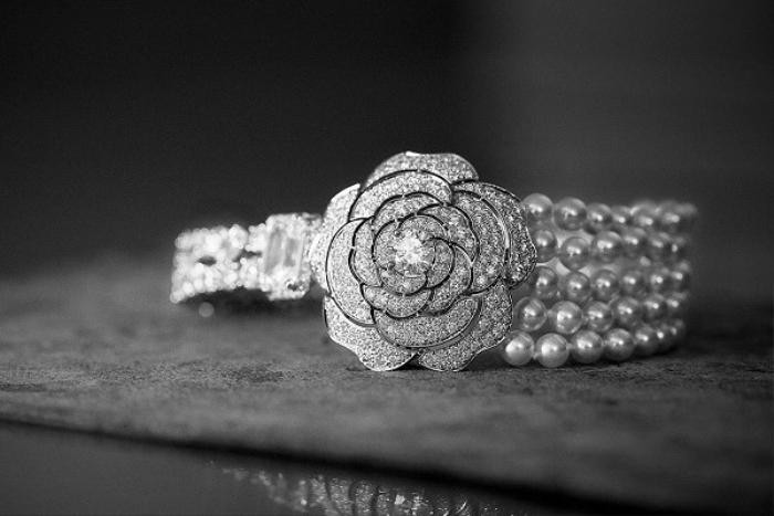 Hoa trà: Biểu tượng vĩnh cửu của tình yêu khát khao của Chanel Ảnh 5