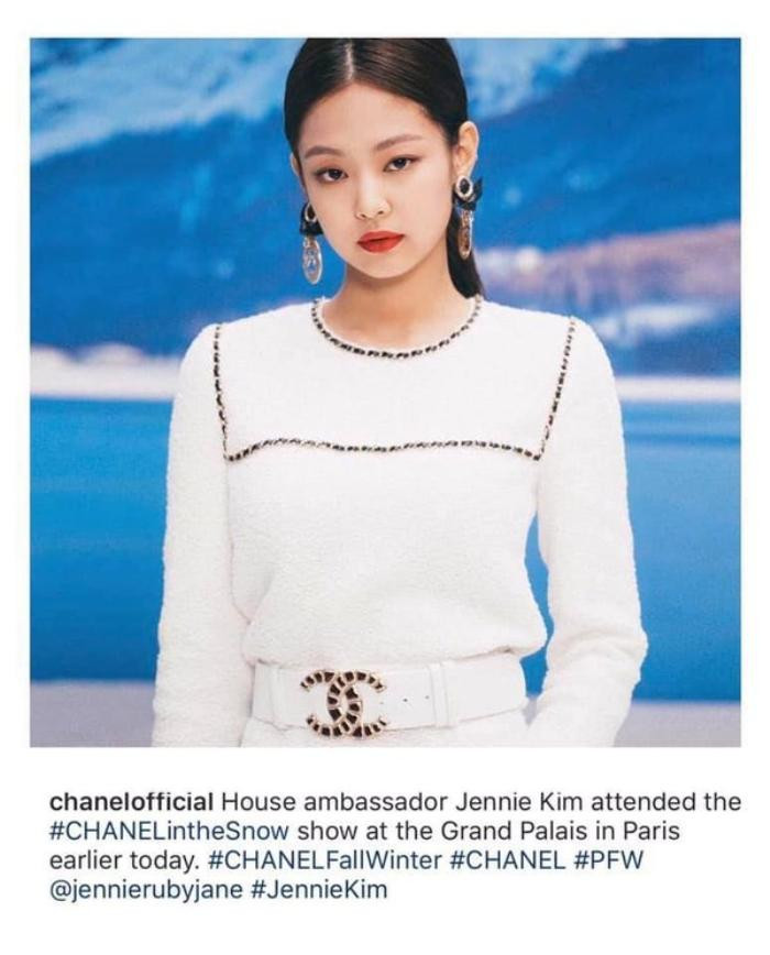FRIENDS AND AMBASSADORS OF THE HOUSE FALLWINTER 202122 READYTOWEAR SHOW   CHANEL