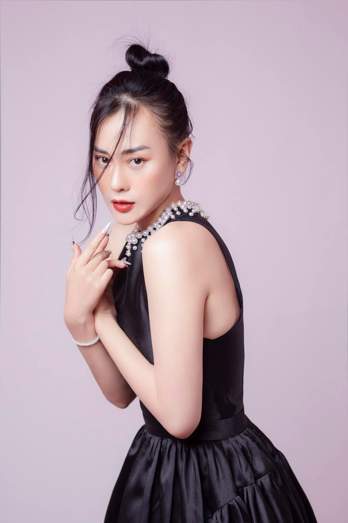  Phương Oanh đã 'dao kéo' điểm nào trên khuôn mặt khiến đại gia say đắm? Ảnh 1