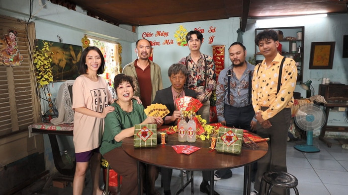  Thu Trang - Thái Hòa - Tiến Luật - Hồng Vân gửi lời chúc Tết Quý Mão Ảnh 2