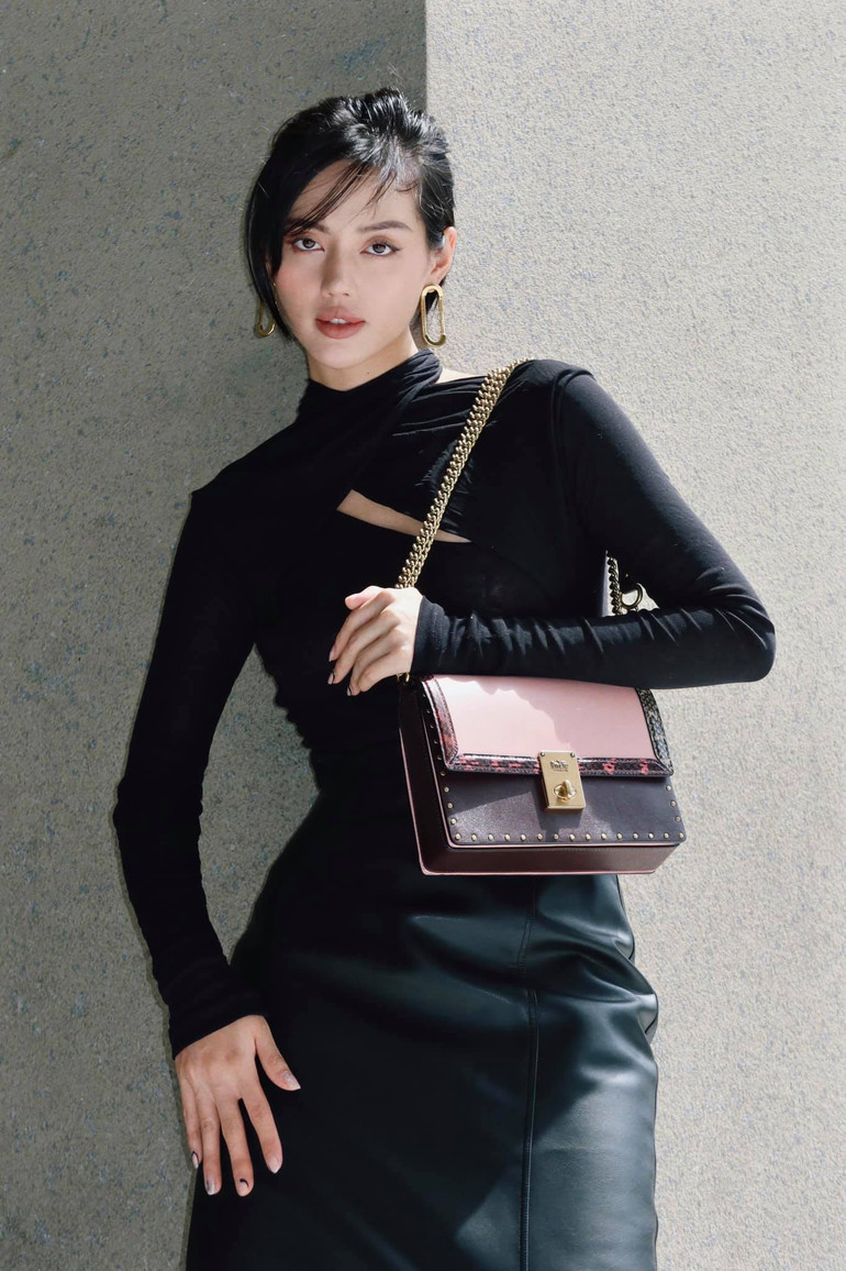 "Cô em Trendy" Khánh Linh: Không ngại thay đổi để trở thành một bản thể riêng biệt đầy cá tính Ảnh 10