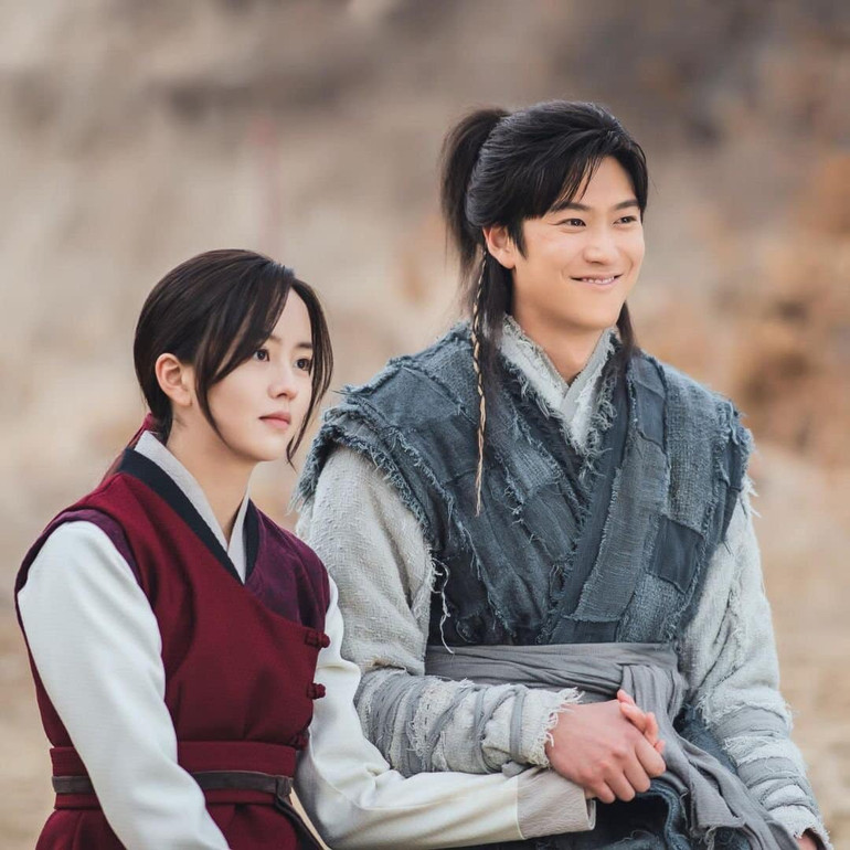 Fan "bấn cuồng" trước cảnh hôn đầu của Kim So Hyun và Na In Woo trong Sông Đón Trăng Lên Ảnh 2
