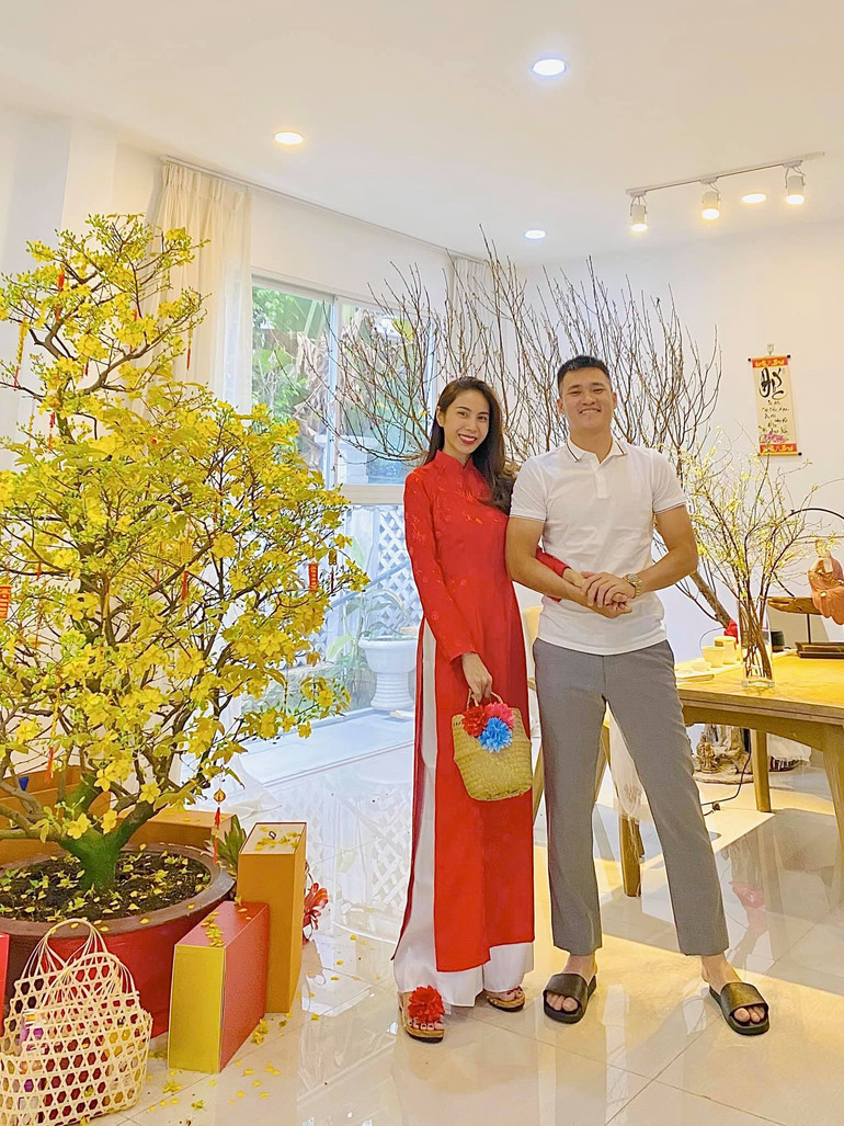 Thủy Tiên 'không dám tin' khi được Công Vinh chụp cho loạt ảnh cực 'gợi cảm' trên giường Ảnh 6