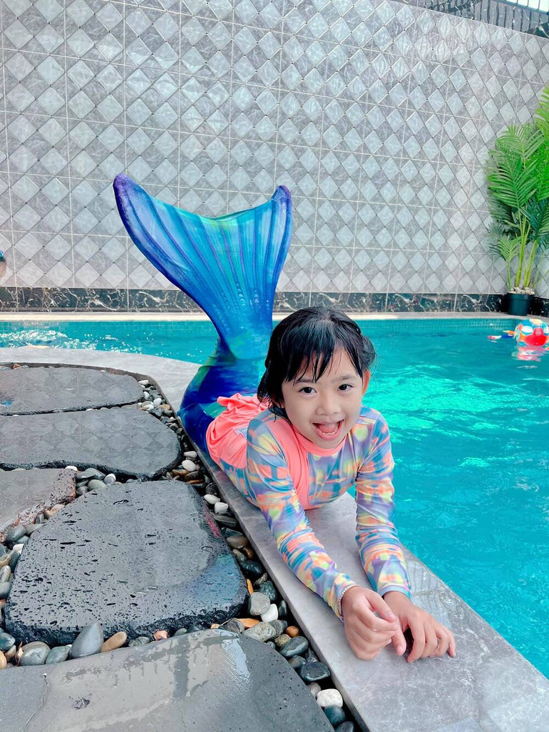 Trương Bảo Như đưa con gái Mai Phương đi viếng mẹ, lời khấn nguyện khiến ai nghe cũng xúc động Ảnh 7