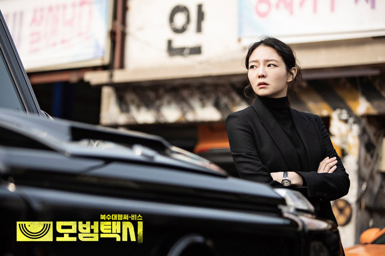 Esom, Pyo Ye Jin và Cha Ji Yeon phá vỡ định kiến khi đóng vai nữ chính Badass trong 'Taxi Driver' Ảnh 1