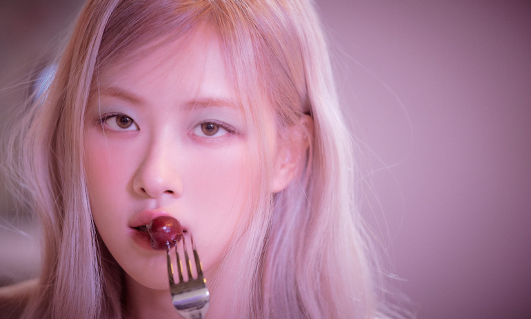 Rosé (BlackPink) mang về chiếc cúp thứ 4 với 'On The Ground', vượt qua đàn chị IU Ảnh 2