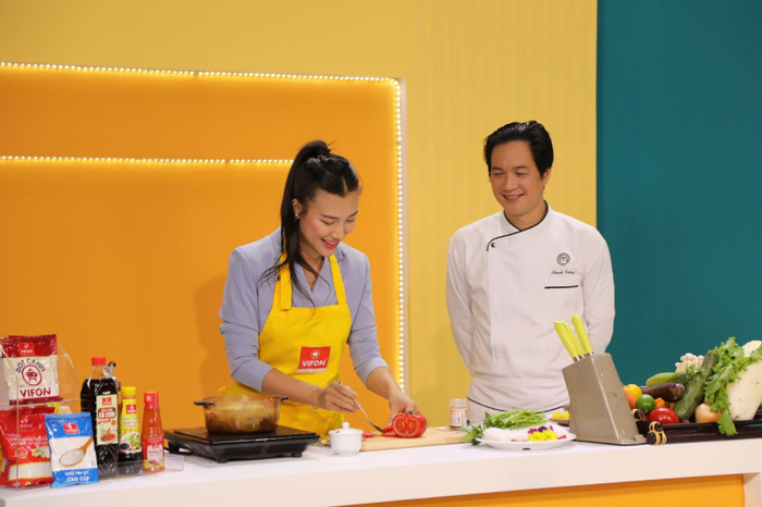  Lê Khánh, 'chị Cano' Lê Nhân, Hải Triều, Hứa Minh Đạt cùng loạt nghệ sĩ được yêu mến hội ngộ trong Ẩm Thực Đại Chiến Ảnh 4